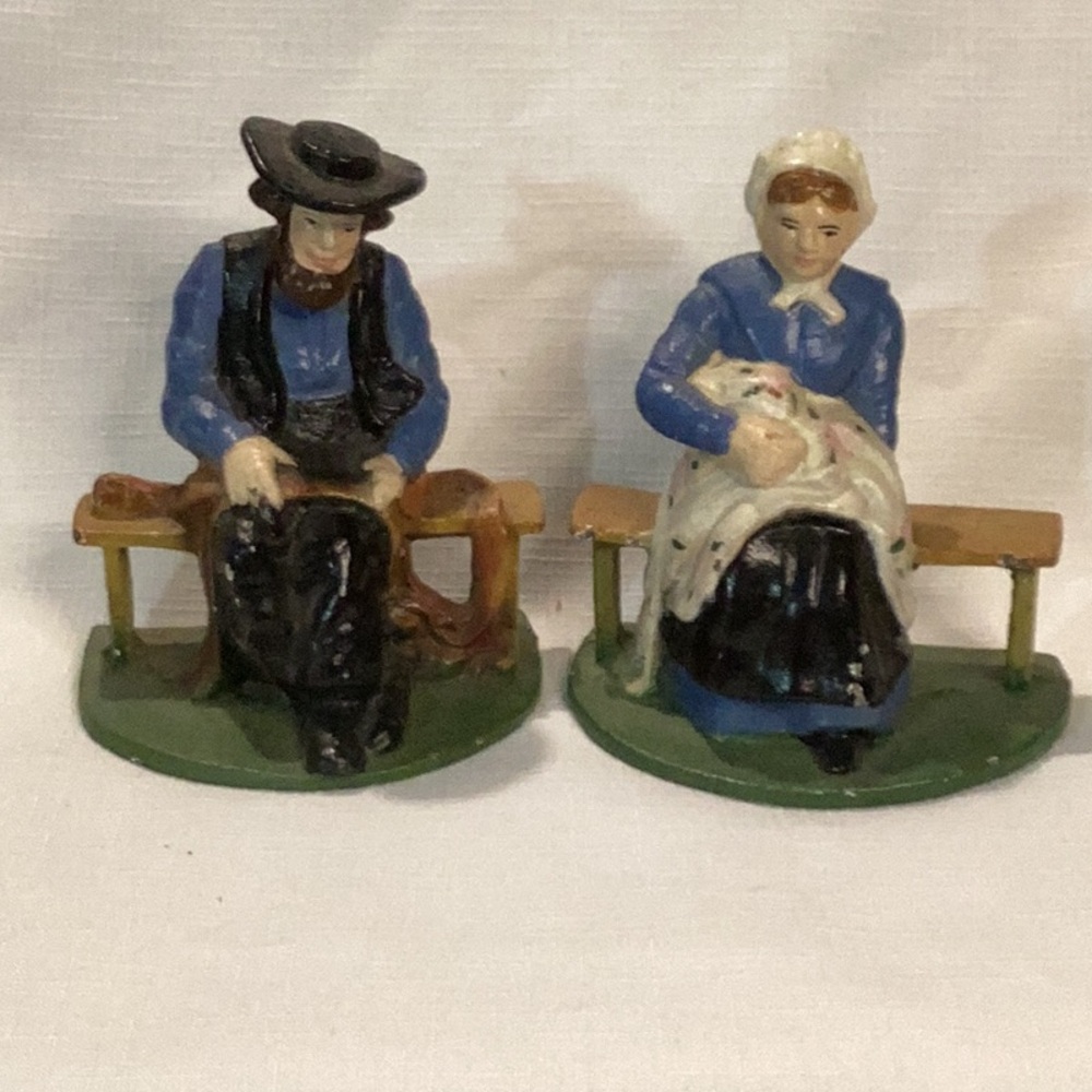 Vintage Cast Iron Bookends Amish Couple Man & Lady Each on a Bench Unmarked